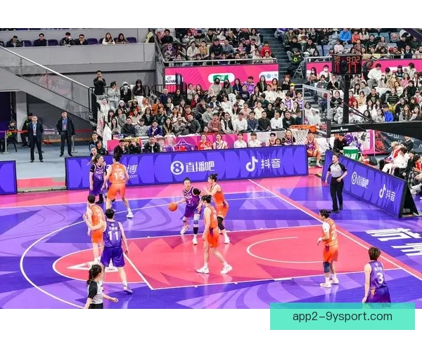 JRS CBA直播精彩呈现 聚焦中国篮球赛场激烈对决与精彩瞬间